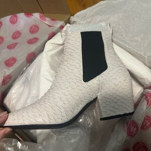 Matisse White Snake Boots Size 10